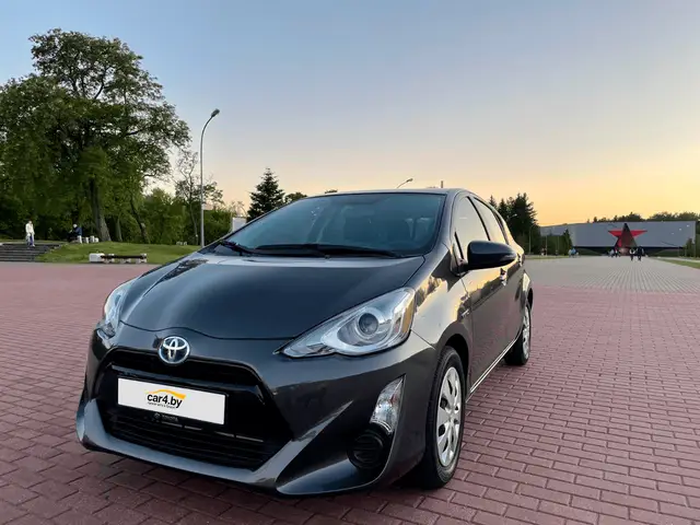 Toyota Prius C 2016